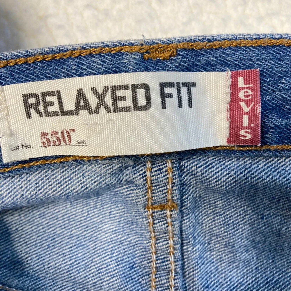 Levis 550 Relaxed Fit Straight Leg Pure Cotton Denim Jeans Mens 42x30 Red Tab